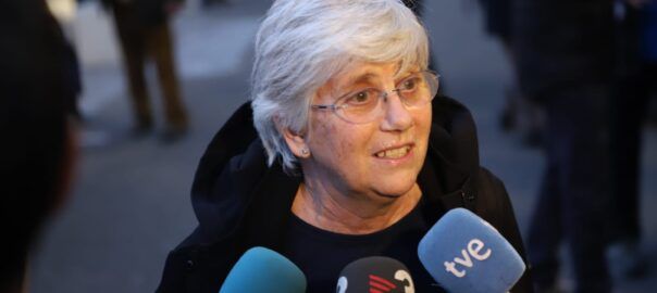 oh my god twitter doesn’t include alt text from images in their API