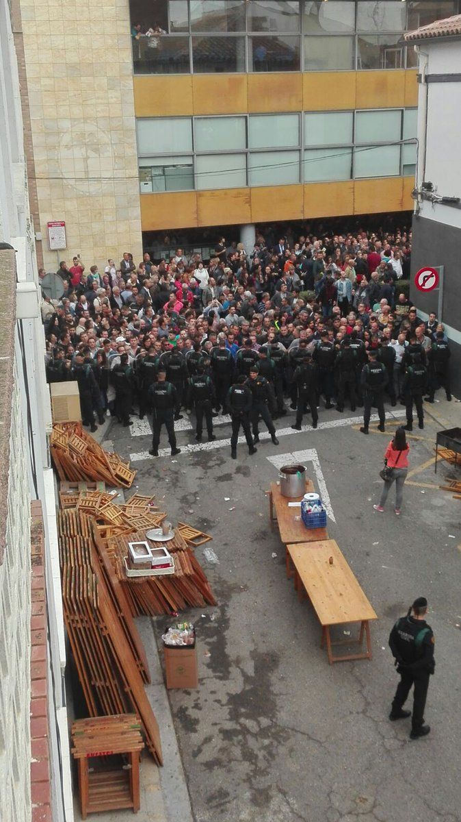 oh my god twitter doesn’t include alt text from images in their API