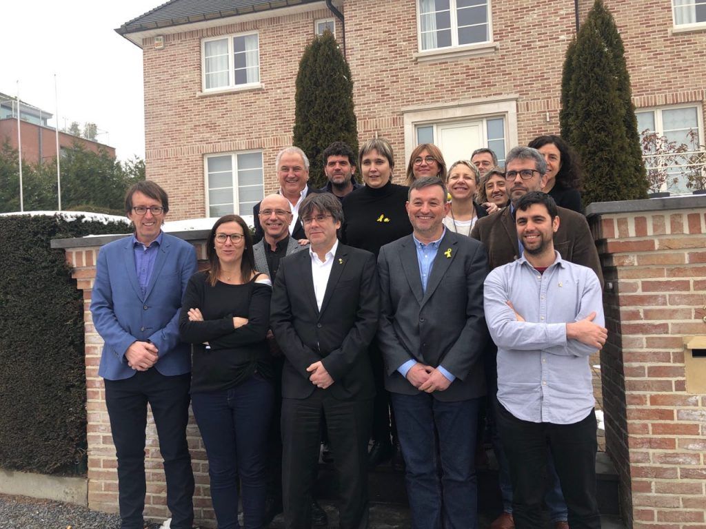 oh my god twitter doesn’t include alt text from images in their API